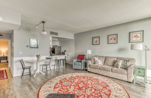 Seaside Condo | Sand & Sea (610) Gulls Nest -Top Floor Mountain & Ocean Views