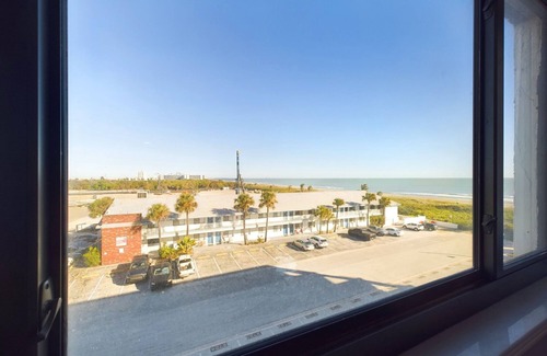 Cocoa Isles Condo | Sandcastles 2BR/2BA Cocoa Beach Ocean Views! Heated Pool!