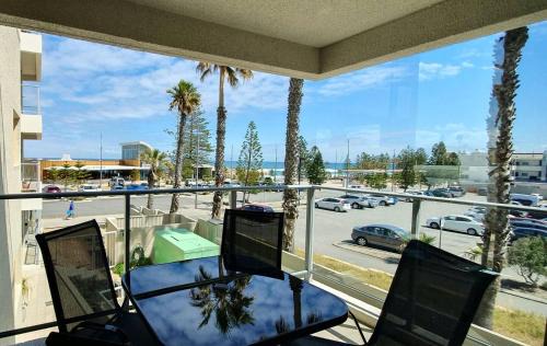 Scarborough Apartment | Sandcastles Beachfront Luxury Retreat Apartment