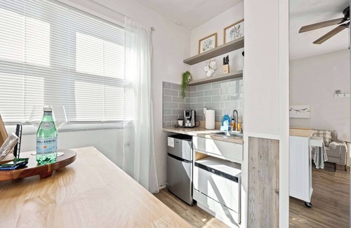 Satellite Beach Apartment | Sandpiper 𓇼 Studio Across From Beach!