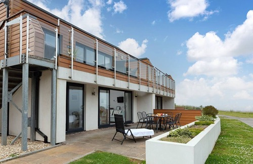 Brixham Apartment | Sandpiper 3 - The Cove - sleeps 4 guests in 2 bedrooms