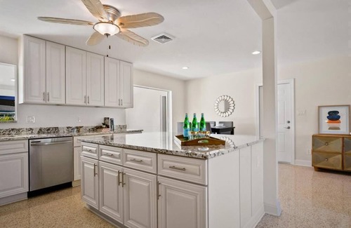 Southgate House | Sandpiper - 4BR - Heated Pool - Minutes to Siesta Key