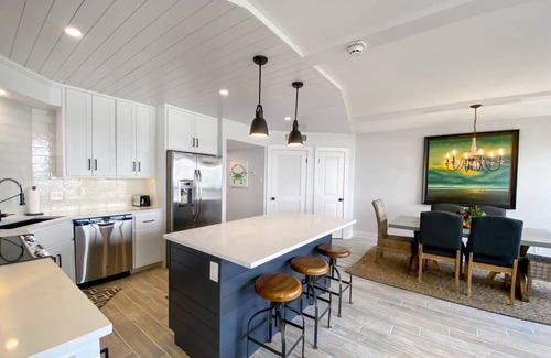 Port Aransas Condo | Sandpiper Condominiums 304, Panoramic Gulf Views w/direct access to Mustang Island/Port A beaches.