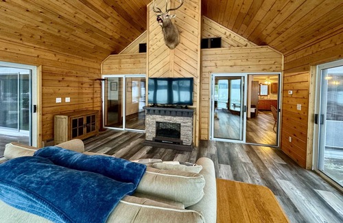 Lewiston House | Sandpiper Too Summary
