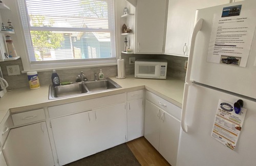 Sandusky House | Sandusky 4 BR, 2-bath home. 3.5 Mi from Cedar Point. 3.2 Mi to Sports Force.