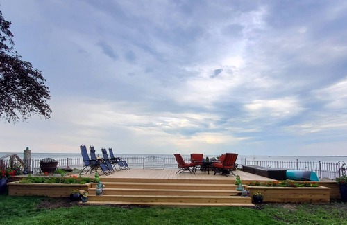 Bay City House | Sandy Beach on Saginaw Bay. Sleeps 10
