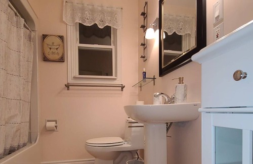 Trent Lakes Cottage | Sandy Lake Charm Authentic Cottage -Hot Tub, Sauna