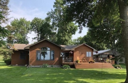 Isle Cabin | Sandy Point Mille Lacs - Sunset Views & Walking Distance to Hunter's Point!