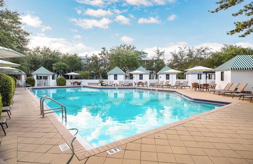 Treetop Condo | Sandy Shells Flat - Close to St. Augustine Green & Cabana Pool! Ground Floor Unit!