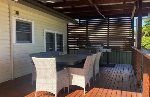 Shoal Bay House | Sandy Shoal Shoal Bay Beach Cottage with aircon