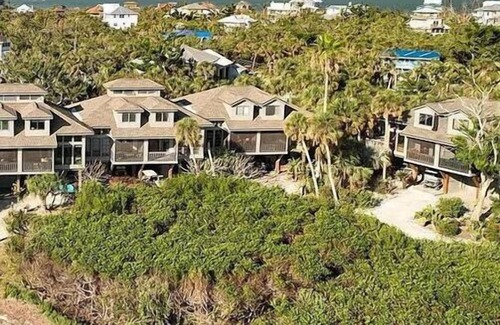 Safety Harbor Club House | Sandy Toes Villa - North Captiva