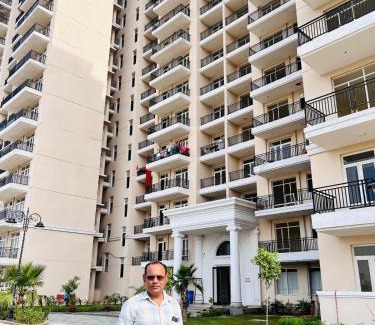 Naini Apartment | Sangam Retreat Cozy stay close to arail ghat