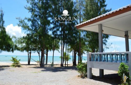 Phongprasan Resort | Sangjun On Beach Resort
