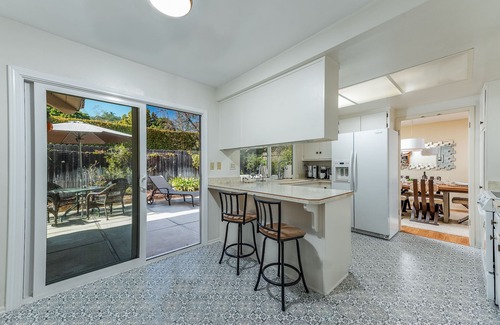 Hidden Valley Condo | Santa Barbara 2 Bedroom, 2 bath, home w/pool, & garage
