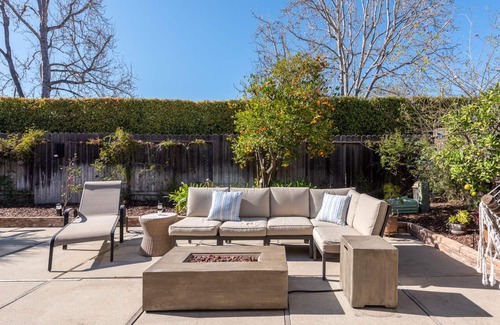 Hidden Valley Condo | Santa Barbara 2 Bedroom, 2 bath, home w/pool, & garage