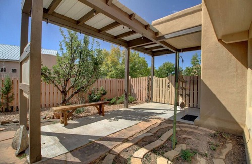 Santa Fe Apartment | Santa Fe Home|Private Yard|Great for Groups