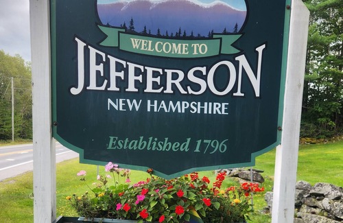 Jefferson House | Santas Village, Hiking, Golfing, Sleeps 8, Hot tub, Game Room, Tesla Charger LV2