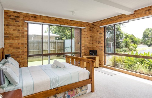 San Remo House | Sany Views @Phillip Island - 10 min walk to the beach and town. Linen included.