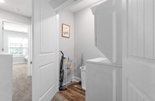 Clarksville House | Sapphire Oasis A Luxurious Townhouse Retreat near Nashville & Ft Campbell