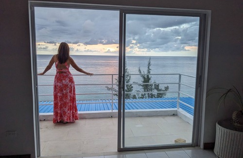 Boscobel Villa | Sapphire Reef Villa, Ocean Front on a Protected Reef, Pool, Staffed, Private