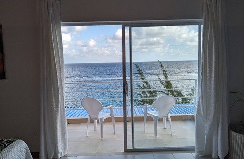 Boscobel Villa | Sapphire Reef Villa, Ocean Front on a Protected Reef, Pool, Staffed, Private