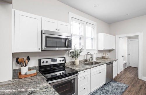 Indianapolis House | Sapphire Retreat! Dedicated Workspace + Private Parking