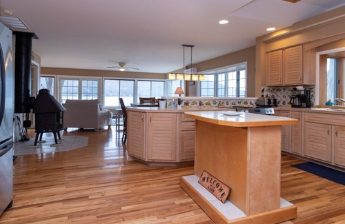 Valois Cottage | Sapphire Shores Retreat: A Family Paradise on Keuka Lake!