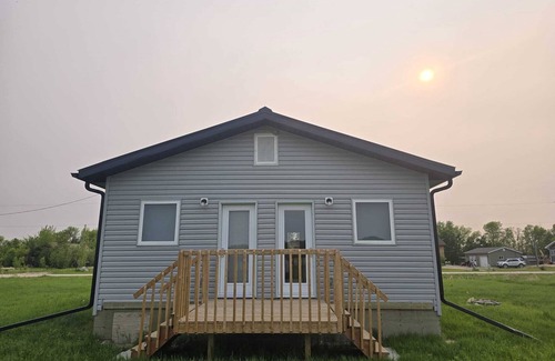 Manitoba Cottage | Sarah Cottage - 226 Cottage Road, Steeprock , Manitoba