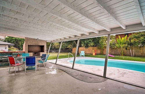 Trailer Estates House | Sarasota Home w/Large Backyard & Water Access