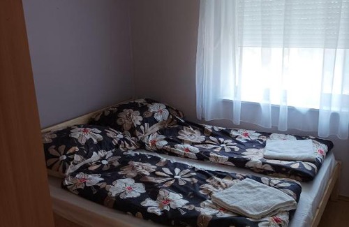 Zsorifurdo Apartment | Sarkantyú Apartman