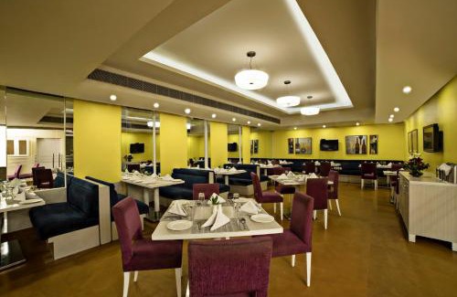 Naraina Hotel | Sarovar Portico Naraina, Hotel
