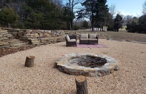 Garfield Apartment | Sassafras Inn/Unit B - Close to Marina & Boat Launch; 30 min to Eureka Springs