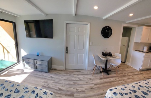 Treasure Island Hotel | Satellite Motel - Ocean Overlook 123