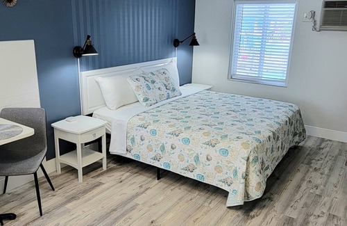 Treasure Island Hotel | Satellite Motel - Sea & Bay View Bungalow 127