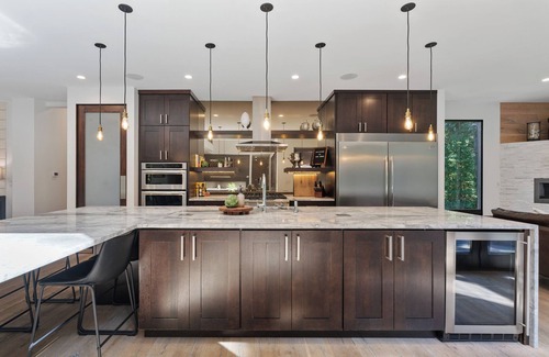 Saugatuck House | Saugatuck Modern Retreat w/ HotTub & Walk to Beach