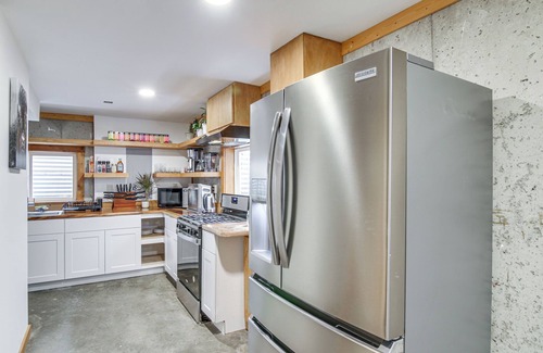 Bozeman Apartment | Sauna, Cold Plunge & More! Belgrade Getaway