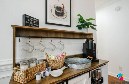 Savannah House | Savannah 5BR Pool, Jacuzzi, Firepit, Sports, Games