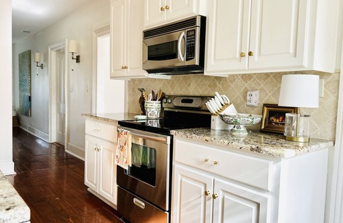 Historic Downtown Savannah Condo | Savannah Peach Penthouse with PRIVATE Stunning Rooftop Views & FREE Golf Cart