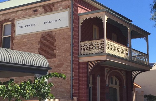 Quorn House | Savings Bank of South Australia - Old Quorn Branch - stay in an old bank