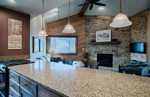 Historic District Apartment | Sawmill Creek Condo 408 by Great Western Lodging