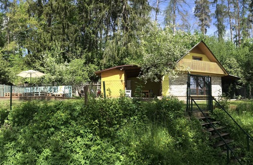 Tynec nad Sazavou Cottage | Sazava River Cottage With Boating Experience
