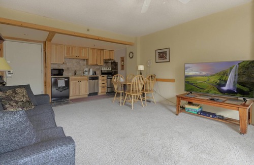 Snowshoe Condo | SC 5114 - Alpine Winter Escape with Cozy Vibes