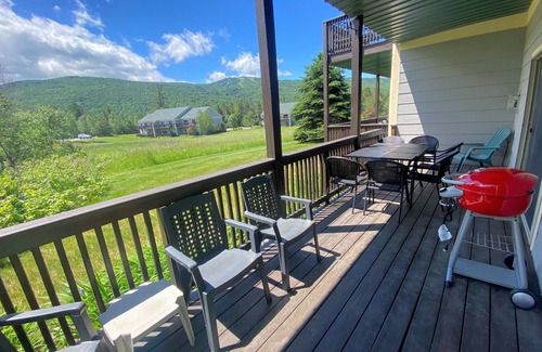 Bretton Woods Condo | SC17: Spacious, clean, comfortable. 1 minute to skiing and Mount Washington Hotel!