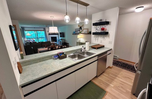 Bretton Woods Apartment | SC41: condo in the heart of Bretton Woods, walkout to yard, walk to Mt Washington Hotel