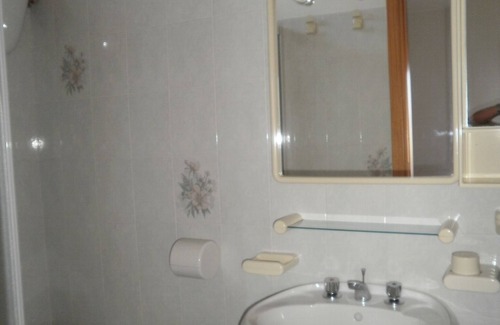 Nurachi Apartment | Scalas House - Three Bedroom Apartment, Sleeps 6