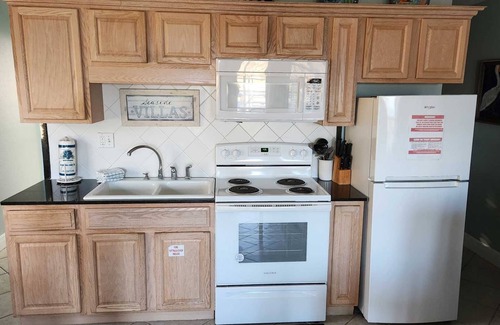 Cape San Blas Cottage | Scallop Cove #2 - Scalloping Sunrise - Bayfront, 3 Min Walk to Gulf, Pet Friendly, No Min Nights.