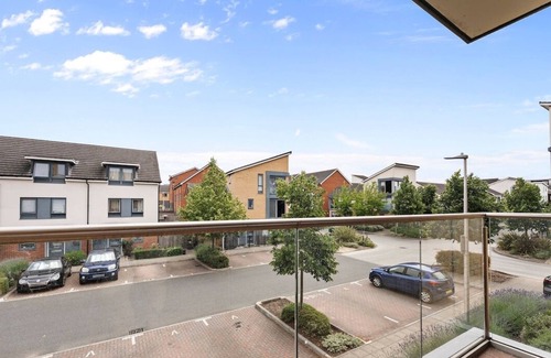 Reading Apartment | Scandi Abode in Central Reading - Balcony
