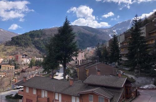 Scanno House | Scanno Parco naz Abruzzo Nuovo Appartamento I Gerani,300 m dal centro, vista, wifi garage max 7 persone