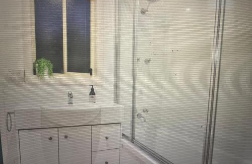 Scarborough Apartment | scarborough QLD private accommodation
