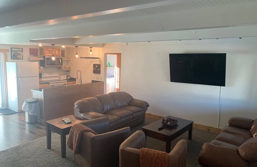 Twin Lakes Cabin | Scenic 3 bedroom cabin with hot tub